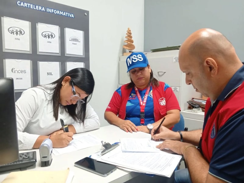 Operativo de fiscalización del IVSS en establecimientos comerciales de Barquisimeto, estado Lara, el 10 de octubre de 2025. Operativo de fiscalización del IVSS en establecimientos comerciales de Barquisimeto, estado Lara, el 10 de octubre de 2025.