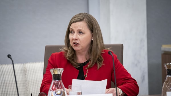 Funcionarios de la Fed ven posible más alzas de tasas mientras persista la inflación Funcionarios de la Fed ven posible más alzas de tasas mientras persista la inflación