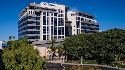 Qualcomm se dispara tras informe que apunta a alianza con OpenAI para chips de smartphone Qualcomm se dispara tras informe que apunta a alianza con OpenAI para chips de smartphone