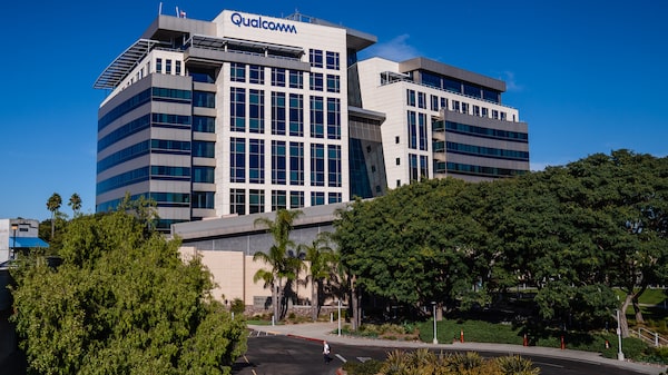 Qualcomm se dispara tras informe que apunta a alianza con OpenAI para chips de smartphone Qualcomm se dispara tras informe que apunta a alianza con OpenAI para chips de smartphone
