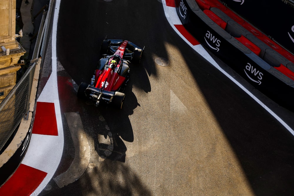 Zhou maneja el F1 C43 Ferrari en el Grand Prix de Azerbaijan Foto: Francois Nel/Getty Images Zhou maneja el F1 C43 Ferrari en el Grand Prix de Azerbaijan Foto: Francois Nel/Getty Images