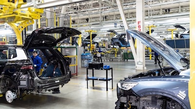 Ganancias industriales de China disminuyen en noviembre: la demanda se debilita Ganancias industriales de China disminuyen en noviembre: la demanda se debilita