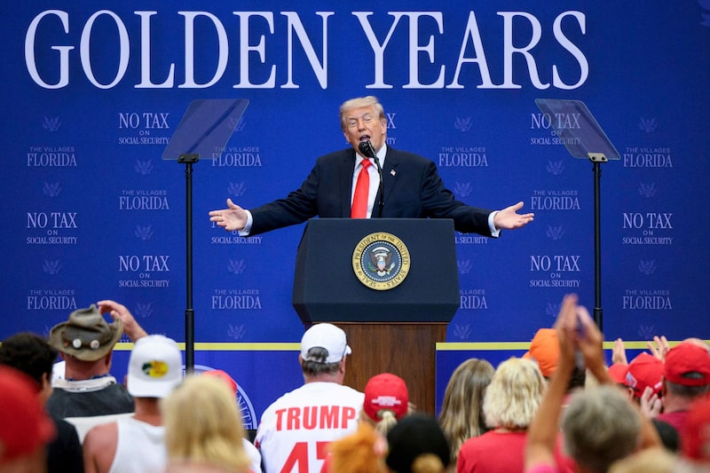 El presidente Donald Trump pronuncia un discurso durante un evento en Sumterville, Florida. Fotógrafo: Thomas Simonetti/Bloomberg. El presidente Donald Trump pronuncia un discurso durante un evento en Sumterville, Florida. Fotógrafo: Thomas Simonetti/Bloomberg.