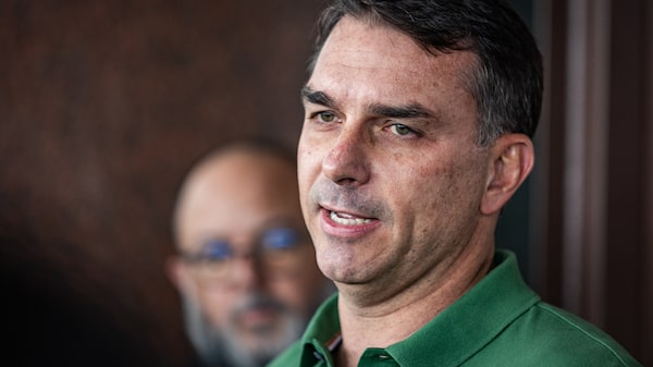 Flávio Bolsonaro iguala a Lula por primera vez en encuesta electoral en Brasil Flávio Bolsonaro iguala a Lula por primera vez en encuesta electoral en Brasil