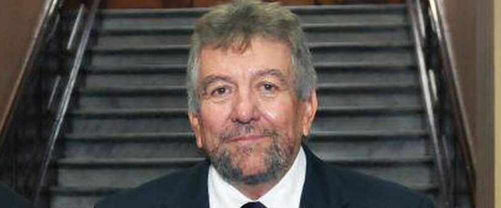 Resulto ileso del tiroteo que hubo en su residencia. Resulto ileso del tiroteo que hubo en su residencia.