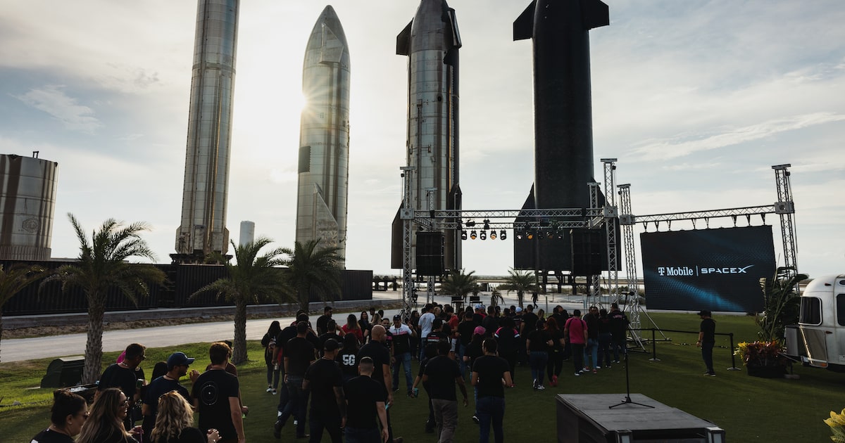 SPACEX SOLICITA SALIDA A BOLSA CONFIDENCIALMENTE