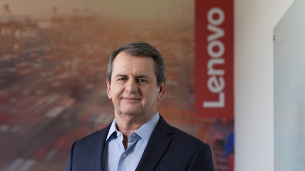 Para descolar do mercado, Lenovo aposta em IA, empresas e serviços no Brasil Para descolar do mercado, Lenovo aposta em IA, empresas e serviços no Brasil
