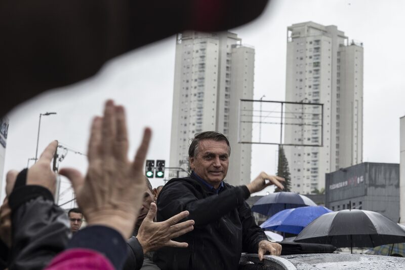 Jair Bolsonaro em ato de campanha na reta final das eleições: presidente obteve mais votos que as pesquisas apontavam Jair Bolsonaro em ato de campanha na reta final das eleições: presidente obteve mais votos que as pesquisas apontavam