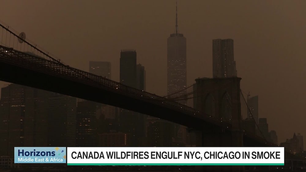 Niveles peligrosos de humo están cubriendo las principales ciudades de América del Norte a causa de los incendios forestales en Canadá. Niveles peligrosos de humo están cubriendo las principales ciudades de América del Norte a causa de los incendios forestales en Canadá.