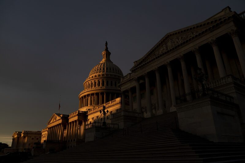 No está claro cuándo los demócratas volverán a tener mayoría suficiente en el Congreso para aprobar el impuesto mínimo global del 15%, conocido como segundo pilar. No está claro cuándo los demócratas volverán a tener mayoría suficiente en el Congreso para aprobar el impuesto mínimo global del 15%, conocido como segundo pilar.