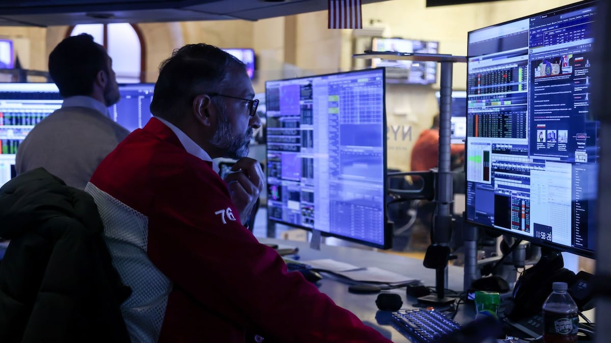 Las acciones líderes de la IA pierden fuerza: las 25 más rentables caen 36% en julio