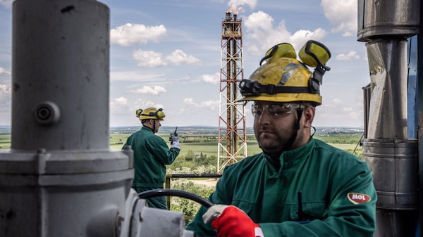 Hedge funds, afectados por caída del petróleo a junio, vuelven a invertir en crudo Hedge funds, afectados por caída del petróleo a junio, vuelven a invertir en crudo