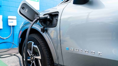 Aumento de preços da gasolina reacende interesse por veículos elétricos nos EUA Aumento de preços da gasolina reacende interesse por veículos elétricos nos EUA