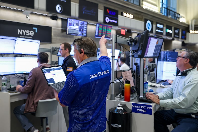 Traders work on the floor of the American Stock Exchange (AMEX) at the New York Stock Exchange (NYSE) in New York, US, on Monday, May 4, 2026. Stocks fell from all-time highs as oil climbed on concerns that heightened Middle East tensions could threaten a fragile ceasefire, keeping energy costs elevated while fueling inflation risks. Photographer: Michael Nagle/Bloombergv Traders work on the floor of the American Stock Exchange (AMEX) at the New York Stock Exchange (NYSE) in New York, US, on Monday, May 4, 2026. Stocks fell from all-time highs as oil climbed on concerns that heightened Middle East tensions could threaten a fragile ceasefire, keeping energy costs elevated while fueling inflation risks. Photographer: Michael Nagle/Bloombergv