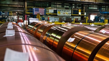 El cobre se desploma desde su récord y arrastra a los metales en un mercado volátil El cobre se desploma desde su récord y arrastra a los metales en un mercado volátil