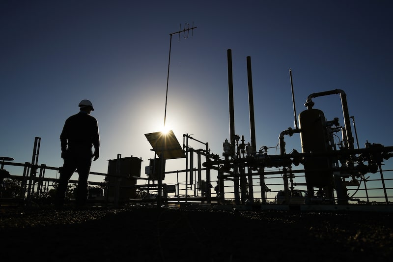 A Santos Ltd. pilot well operates on a farm property in Narrabri, Australia, on Thursday, May 25, 2017. A decade after the shale revolution transformed the U.S. energy landscape, Australia poised to overtake Qatar as the worlds biggest exporter of liquefied natural gas is experiencing its own quandary over natural gas. Photographer: Brendon Thorne/Bloomberg A Santos Ltd. pilot well operates on a farm property in Narrabri, Australia, on Thursday, May 25, 2017. A decade after the shale revolution transformed the U.S. energy landscape, Australia poised to overtake Qatar as the worlds biggest exporter of liquefied natural gas is experiencing its own quandary over natural gas. Photographer: Brendon Thorne/Bloomberg