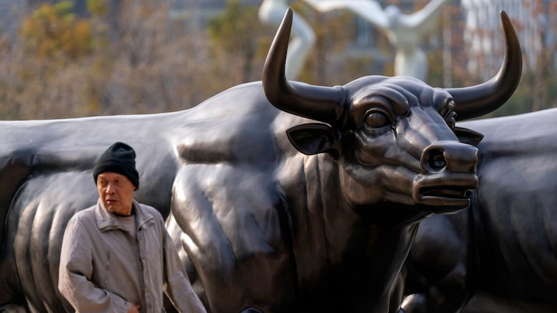 Um conto chinês: as duas histórias de crescimento que moldam as bolsas do país asiático Um conto chinês: as duas histórias de crescimento que moldam as bolsas do país asiático