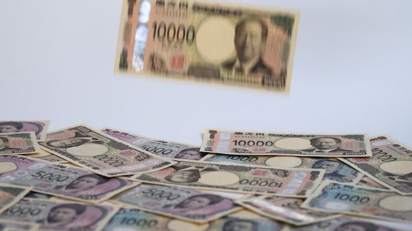 El yen enfrenta resistencia en los 155 por dólar pese a supuestas intervenciones El yen enfrenta resistencia en los 155 por dólar pese a supuestas intervenciones