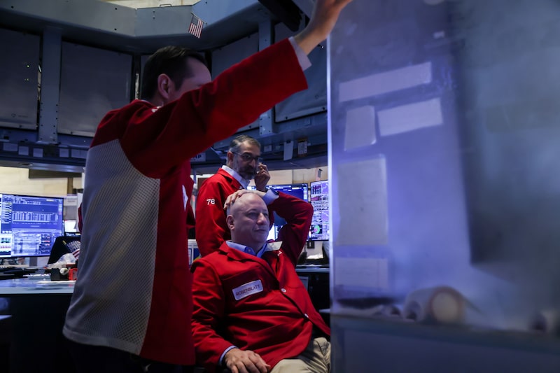 Stocks Join Bonds Higher As Fed-Hike Wagers Fade Stocks Join Bonds Higher As Fed-Hike Wagers Fade