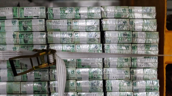 El dólar gana fuerza y borra las ganancias de las monedas emergentes en 2026 El dólar gana fuerza y borra las ganancias de las monedas emergentes en 2026
