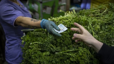 Inflación en Colombia cayó levemente en febrero a 1,08% mensual Inflación en Colombia cayó levemente en febrero a 1,08% mensual