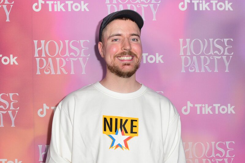 O apresentador, cujo nome verdadeiro é Jimmy Donaldson, está levantando recursos para financiar uma holding que possui toda ou parte de vários negócios O apresentador, cujo nome verdadeiro é Jimmy Donaldson, está levantando recursos para financiar uma holding que possui toda ou parte de vários negócios