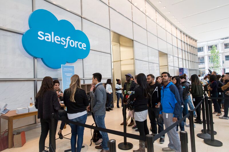 Salesforce ha pregonado el potencial de la IA para aumentar los ingresos, pero el trimestre pasado proyectó el crecimiento de ventas más lento de su historia, lo que provocó su mayor venta en un día desde 2004. Salesforce ha pregonado el potencial de la IA para aumentar los ingresos, pero el trimestre pasado proyectó el crecimiento de ventas más lento de su historia, lo que provocó su mayor venta en un día desde 2004.