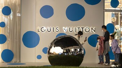 O que esperar para as ações do setor de luxo após balanços fracos e recuo na China O que esperar para as ações do setor de luxo após balanços fracos e recuo na China