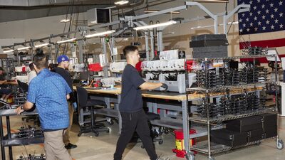 Silício, aço e drones: startups entram na briga pelos investimentos da defesa dos EUA Silício, aço e drones: startups entram na briga pelos investimentos da defesa dos EUA