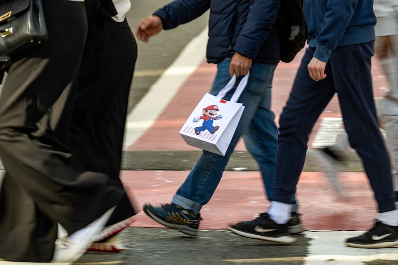 Shoppers In California Ahead Of Retail Sales Figures Shoppers In California Ahead Of Retail Sales Figures