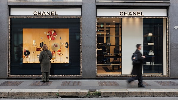 Chanel supera a rivales del lujo con crecimiento de dos dígitos, impulsado por los diseños de Blazy Chanel supera a rivales del lujo con crecimiento de dos dígitos, impulsado por los diseños de Blazy