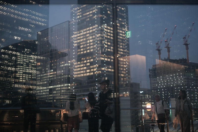 Edificios reflejados en las ventanas de Tokio. Fotógrafo: Soichiro Koriyama/Bloomberg Edificios reflejados en las ventanas de Tokio. Fotógrafo: Soichiro Koriyama/Bloomberg
