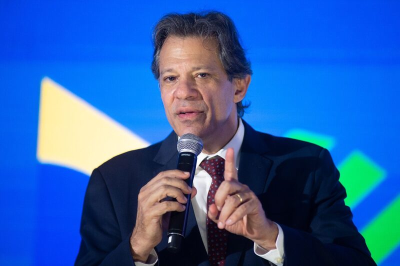 Fernando Haddad: ministro deixou a impressão de que não conseguirá convencer o presidente Luiz Inácio Lula da Silva da necessidade de reduzir gastos Fernando Haddad: ministro deixou a impressão de que não conseguirá convencer o presidente Luiz Inácio Lula da Silva da necessidade de reduzir gastos