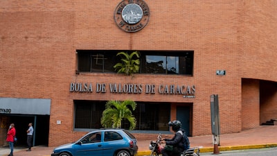 Repunte de 124% post-Maduro sorprende a la maltrecha Bolsa de Valores de Venezuela Repunte de 124% post-Maduro sorprende a la maltrecha Bolsa de Valores de Venezuela