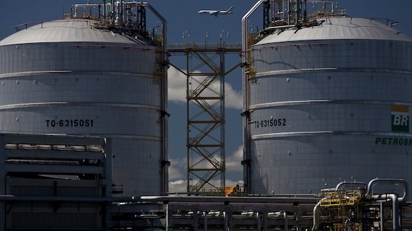 Petrobras fecha contrato para comprar gás natural liquefeito dos EUA por 22 anos Petrobras fecha contrato para comprar gás natural liquefeito dos EUA por 22 anos