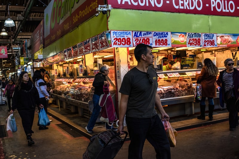 Los precios al consumo en Chile subieron un 0,2 % en mayo con respecto a abril. Fotógrafo: Cristóbal Olivares/Bloomberg Los precios al consumo en Chile subieron un 0,2 % en mayo con respecto a abril. Fotógrafo: Cristóbal Olivares/Bloomberg