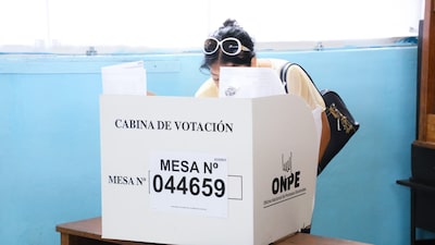 JNE declara “inviable” realizar elecciones complementarias en Perú, como pedía López Aliaga JNE declara “inviable” realizar elecciones complementarias en Perú, como pedía López Aliaga