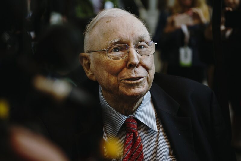 Bilionário de 98 anos é vice-presidente da empresa de Warren Buffett Berkshire Hathaway Bilionário de 98 anos é vice-presidente da empresa de Warren Buffett Berkshire Hathaway