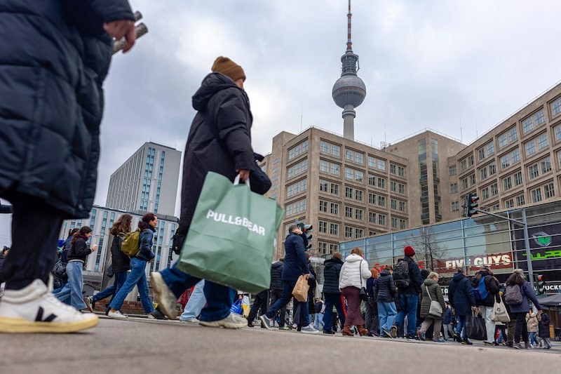 La economía de la eurozona crece menos de lo previsto mientras la guerra eleva riesgos La economía de la eurozona crece menos de lo previsto mientras la guerra eleva riesgos