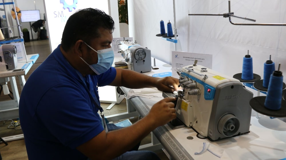 Los principales productos artículos enviados son vestuario, materiales textiles e hilos, hilazas. Los principales productos artículos enviados son vestuario, materiales textiles e hilos, hilazas.