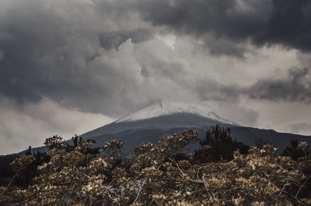 Las autoridades emitieron advertencias a los residentes ante el aumento de la actividad en el Popocatépetl, uno de los volcanes más activos de México. Las autoridades emitieron advertencias a los residentes ante el aumento de la actividad en el Popocatépetl, uno de los volcanes más activos de México.