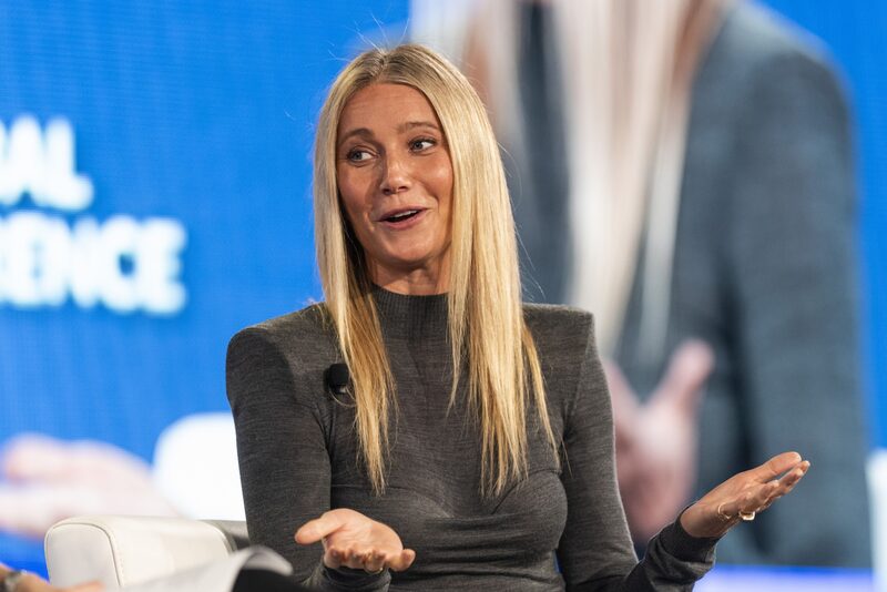 Gwyneth Paltrow, fundadora y directora ejecutiva de Goop, participa en un panel de discusión durante la Conferencia Global del Instituto Milken en Beverly Hills, California, EE.UU., el miércoles 4 de mayo de 2022. El evento reúne a las mejores mentes del mundo para abordar sus desafíos más urgentes y ayudar a aprovechar sus oportunidades más interesantes. Fotógrafo: Lauren Justice/Bloomberg Gwyneth Paltrow, fundadora y directora ejecutiva de Goop, participa en un panel de discusión durante la Conferencia Global del Instituto Milken en Beverly Hills, California, EE.UU., el miércoles 4 de mayo de 2022. El evento reúne a las mejores mentes del mundo para abordar sus desafíos más urgentes y ayudar a aprovechar sus oportunidades más interesantes. Fotógrafo: Lauren Justice/Bloomberg