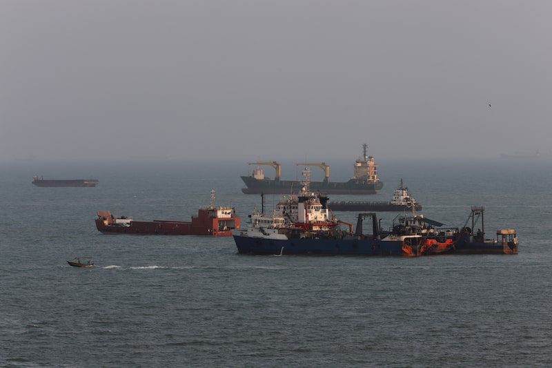 Strait Of Hormuz Remains Effectively Closed As Iran Makes New Demands For Reopening Of Waterway Strait Of Hormuz Remains Effectively Closed As Iran Makes New Demands For Reopening Of Waterway