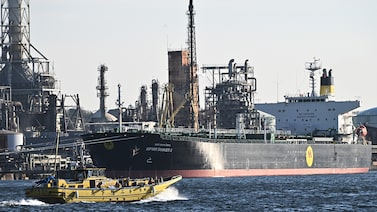 Crise no Oriente Médio provoca corrida global por cargas de petróleo bruto Crise no Oriente Médio provoca corrida global por cargas de petróleo bruto