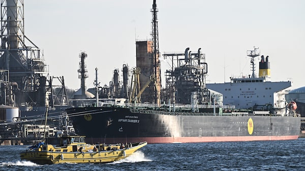 Crise no Oriente Médio provoca corrida global por cargas de petróleo bruto Crise no Oriente Médio provoca corrida global por cargas de petróleo bruto