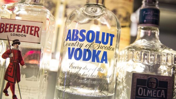 Fabricante da vodca Absolut interrompe as vendas de destilados para a Rússia Fabricante da vodca Absolut interrompe as vendas de destilados para a Rússia