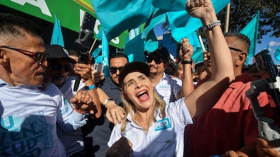 Costa Rica elige a su presidente mientras las guerras entre bandas destrozan su imagen serena Costa Rica elige a su presidente mientras las guerras entre bandas destrozan su imagen serena