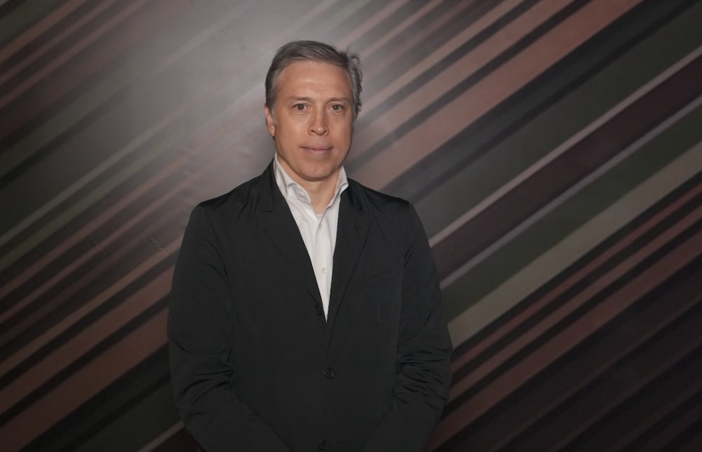 Herdeiro de uma trajetória iniciada na distribuição de medicamentos, Leonardo Diniz Jorge comanda com a irmã Karina o Grupo DI, dono da Drogaria Iguatemi, há quase 60 anos no primeiro shopping do Brasil Herdeiro de uma trajetória iniciada na distribuição de medicamentos, Leonardo Diniz Jorge comanda com a irmã Karina o Grupo DI, dono da Drogaria Iguatemi, há quase 60 anos no primeiro shopping do Brasil