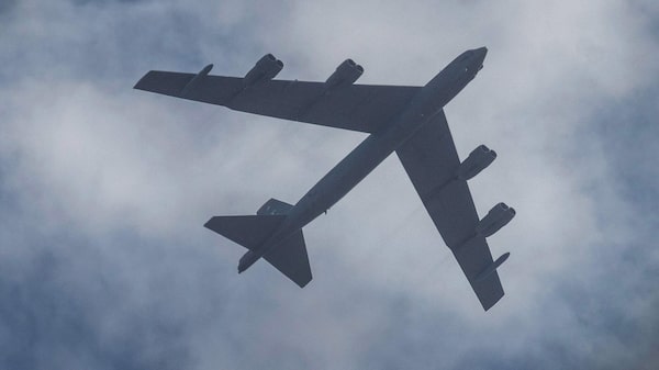 Un avión de Delta Airlines evita colisión con un bombardero B-52 en una agresiva maniobra Un avión de Delta Airlines evita colisión con un bombardero B-52 en una agresiva maniobra