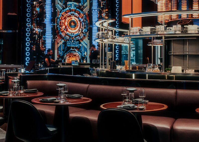 O Chef Aiman, desenvolvido por mais de US$ 1 milhão, é programado para aprender e até desenvolver uma personalidade O Chef Aiman, desenvolvido por mais de US$ 1 milhão, é programado para aprender e até desenvolver uma personalidade